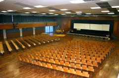 Grossansicht in neuem Fenster: Stadthalle - Bestuhlung (1. Variante)