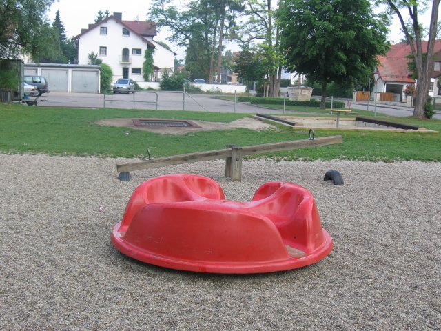 Grossansicht in neuem Fenster: Kinderspielplatz Sudetenlandstraße