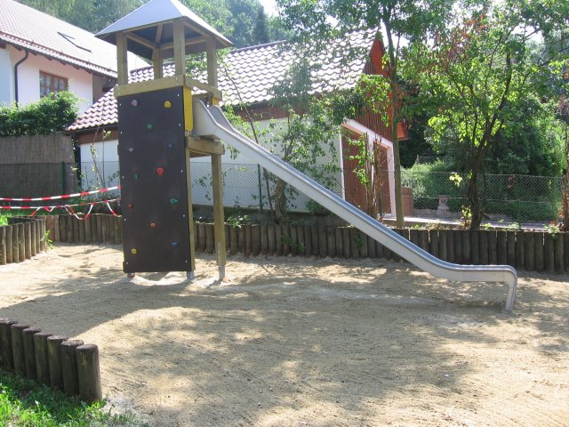 Grossansicht in neuem Fenster: Kinderspielplatz Pfrombach 2
