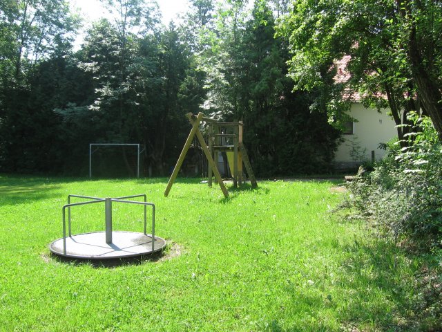 Grossansicht in neuem Fenster: Kinderspielplatz Pfrombach St.Ma Str.