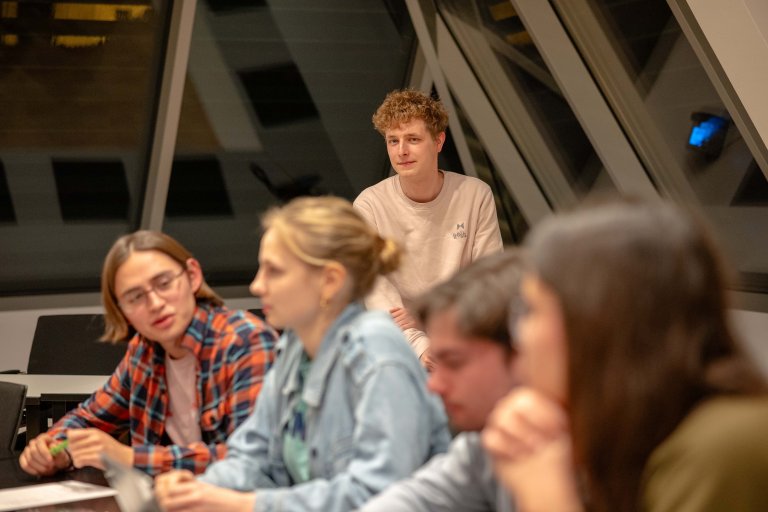 Grossansicht in neuem Fenster: Jugendparlament 2025